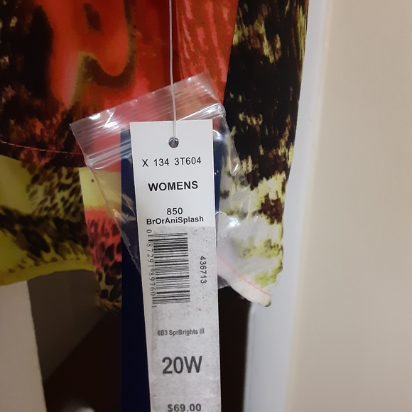 Top - Picture 2 of 3